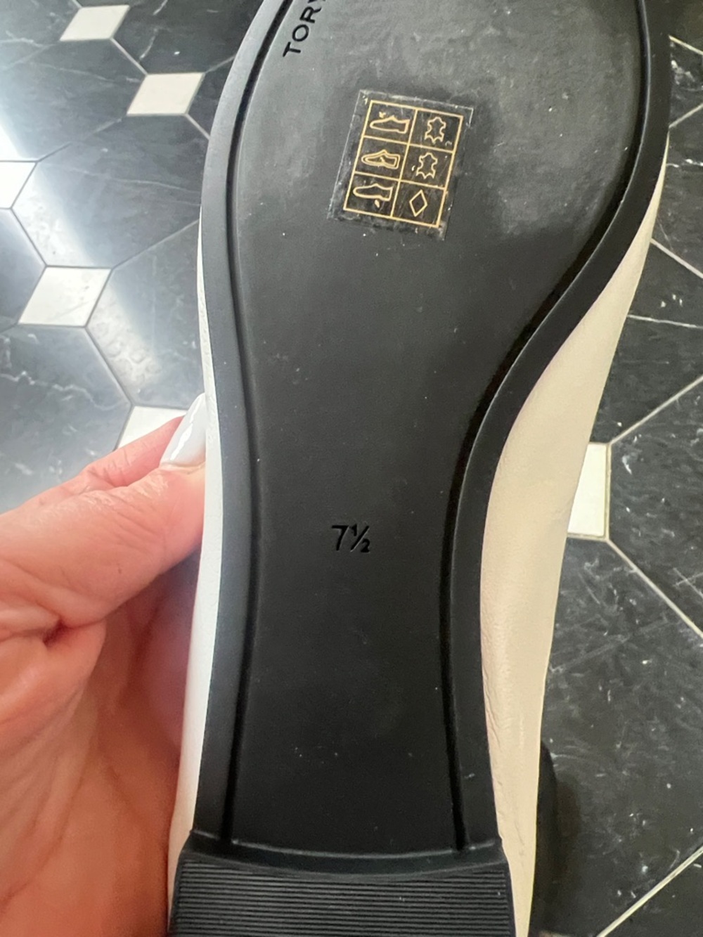 Tory Burch White Leather Logo Ballet Flats with Gold Emblem - Picture 4 of 6